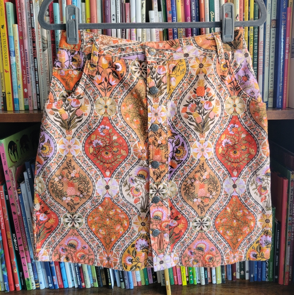 Farm Rio by Anthropologie Lavina button floral denim mini skirt size M, NWOT